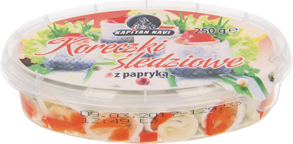 Heringsröllchen (Clupea harengus) mit Paprika