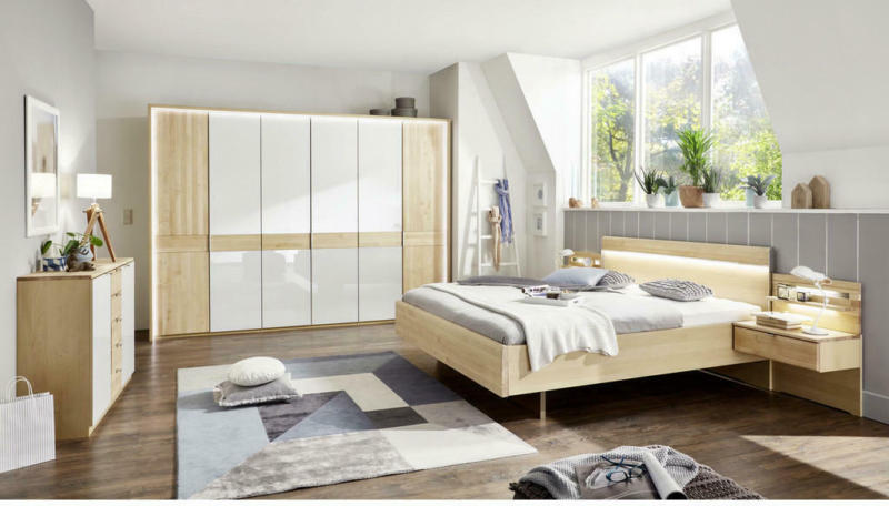 Schlafzimmer in Weiß, Birkefarben