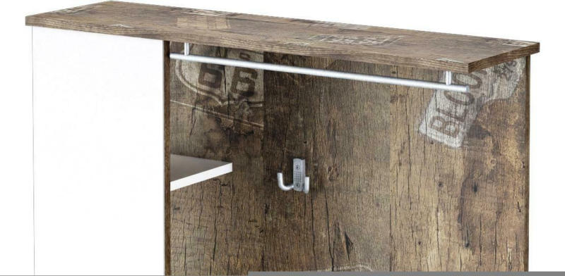 Garderobe in Eichefarbe
