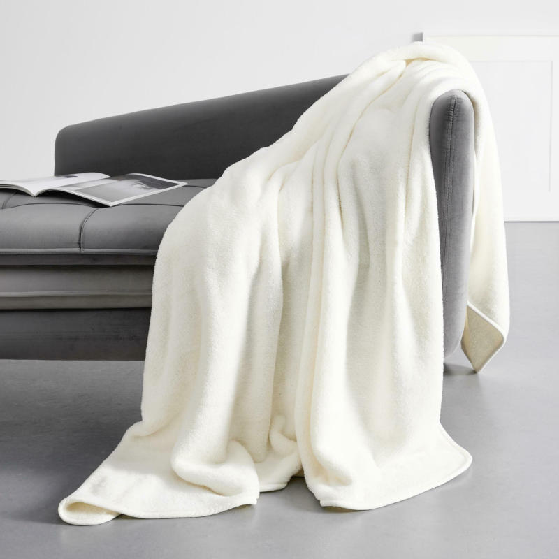 Kuscheldecke S.Oliver in Weiss ca.150x200cm
