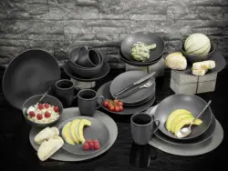 Kombiservice Soft Touch Black aus Steinzeug, 8-teilig