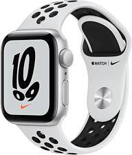 APPLE Watch Nike SE (GPS) 40 mm - Smartwatch (Taille unique 130-200 mm, Fluorélastomère, Argent / Platine pur / Noir)
