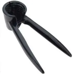 Nussknacker Sara in Schwarz