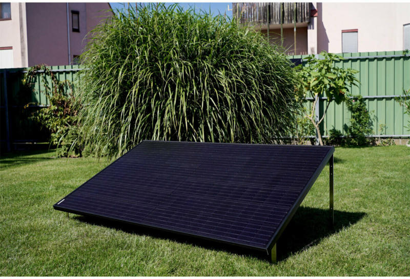 PLUG-IN-Photovoltaik-Solaranlage „LightMate G“, inkl. Metallbügel