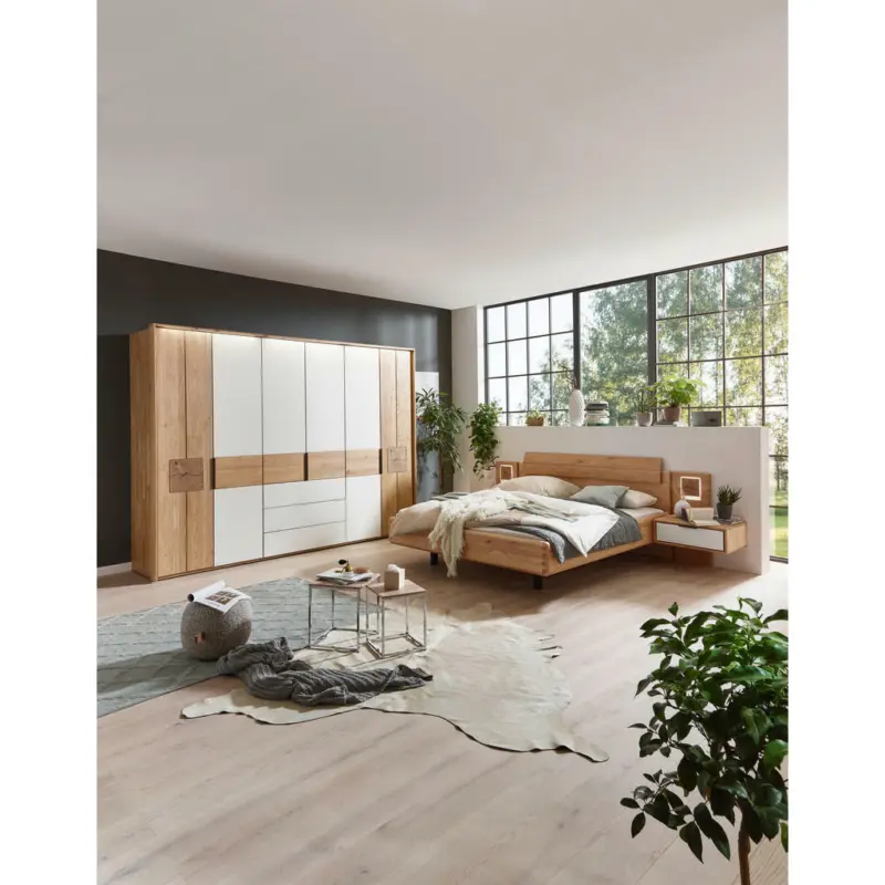 Drehtürenschrank in Eichefarben