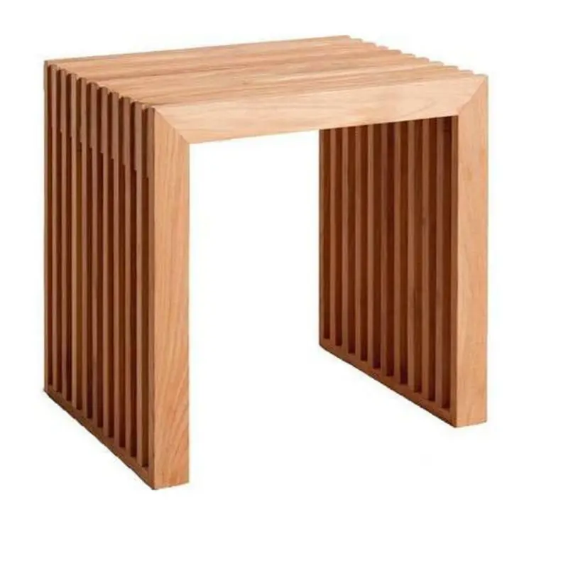 Hocker in Holz Teakfarben