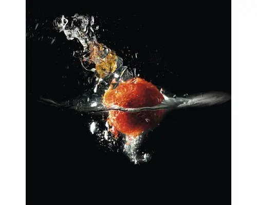 Glasbild Strawberry on Black I 20x20 cm