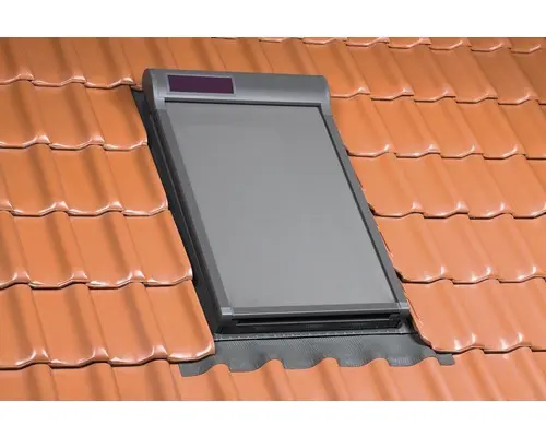 Netzmarkise FAKRO AMZ Solar schiefergrau solarbetrieben 78 x 98 cm (05)