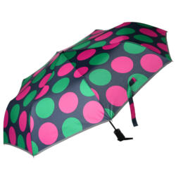 Regenschirm mit Reflektoren