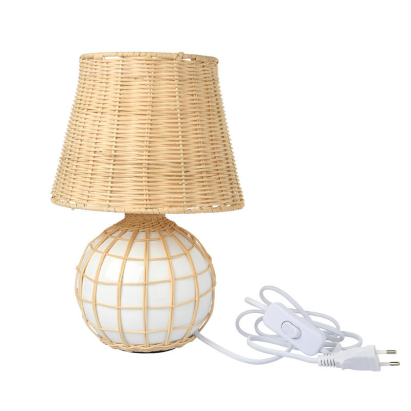 Tischlampe mit Rattan