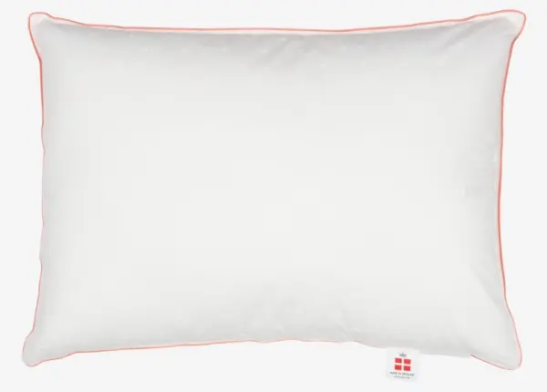 JYSK Възглавница с изкуствен пълнеж 50x70 Fossflakes ROYAL NORDIC