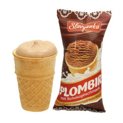 Eiskrem Slavyanka mit Schokogeschmack im Waffelbecher
