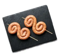 Кълцано карначе на шиш от свежата витрина