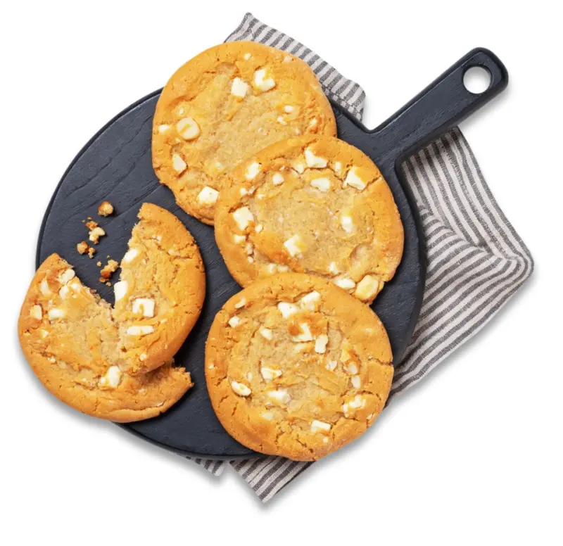 Бисквитка бял шоколад и макадамия