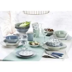 Порцеланов сервиз с флорални мотиви - отделни части