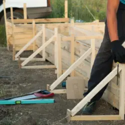 Planche de coffrage brut en sapin et epic&eacute;a L. 300 x l. 15 cm &eacute;p. 27 mm