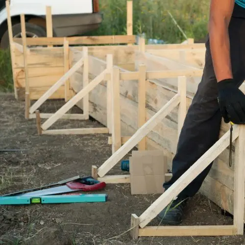 Planche de coffrage brut en sapin et epic&eacute;a L. 300 x l. 15 cm &eacute;p. 27 mm