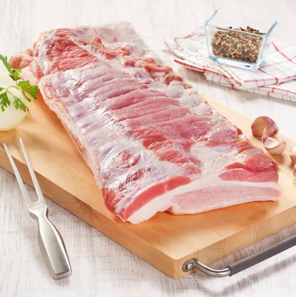 Porc : poitrine entière avec os