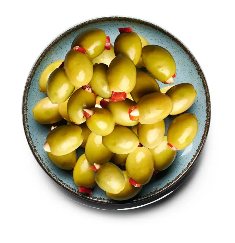 Зелени маслини с чушка и бадем