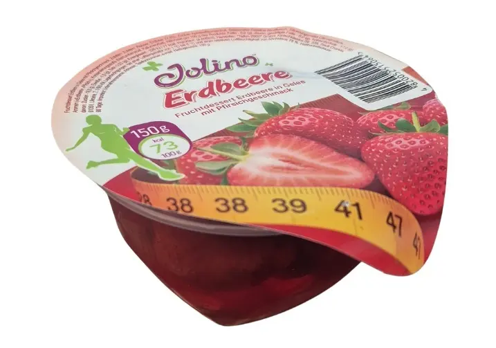 Fruchtdessert mit 27% Erdbeeren in Gelee und Pfirsichgeschmack