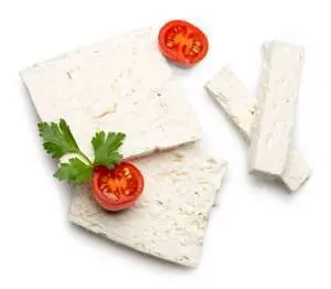 Болярче Сирене от краве мляко от свежата витрина