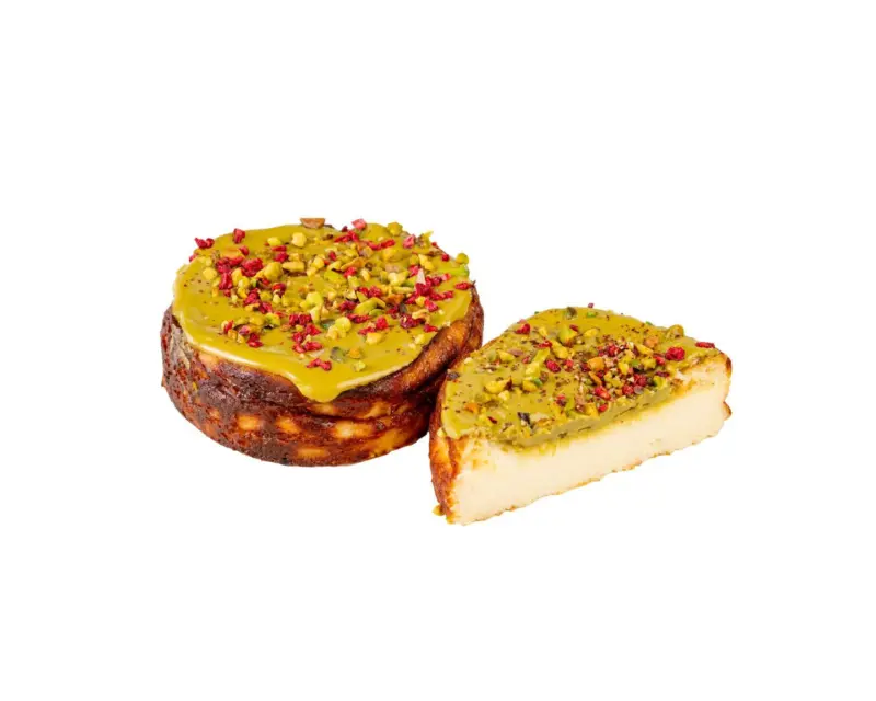 Чийзкейк с пистачио и малини