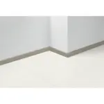 XXXLutz Lauterach - Ihr M&ouml;belhaus bei Bregenz Sockelleiste Grau, Eichefarben, Hellgrau, Hellbraun