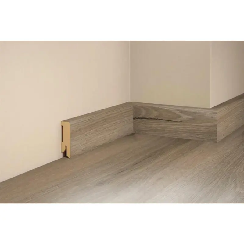 Sockelleiste, Eiche Victoria Eichefarben