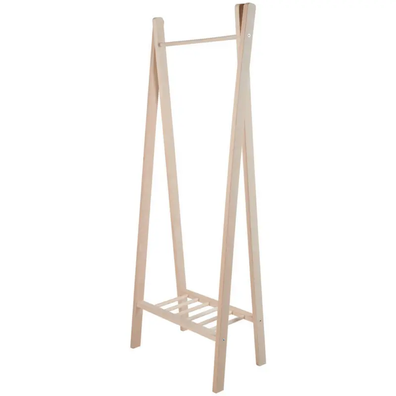 Kleiderst&auml;nder in Naturfarben