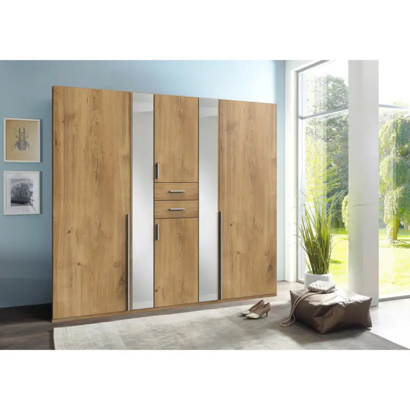 Kleiderschrank in Plankeneiche