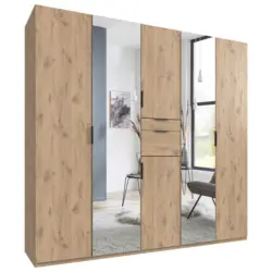 Kleiderschrank in Eichefarben