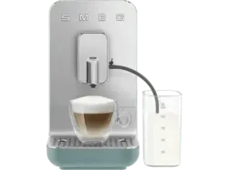 Smeg BCC13EGMEU Kaffeevollautomat (Emerald Green, Integrierte Kaffeem&uuml;hle aus Edelstahl, 19 bar, Milchschlauch)