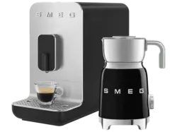 Smeg BCC11BLMEU Classic Kaffeevollautomat inkl. Milchaufsch&auml;umer (Schwarz, Edelstahlmahlwerk, 19 bar)