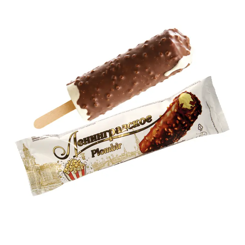 Plombir Eiscreme mit Popcorngeschmack und Waffelbr&ouml;seln in kakaohaltiger Fettglasur, am Stiel