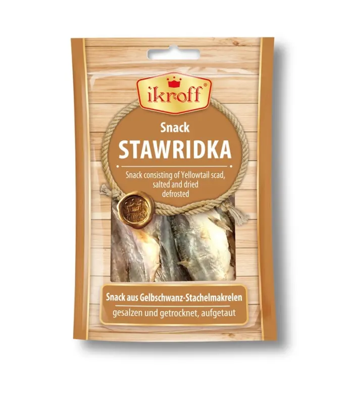 Snack aus Gelbschwanz- Stachelmakrelen, gesalzen und getrocknet, aufgetaut.