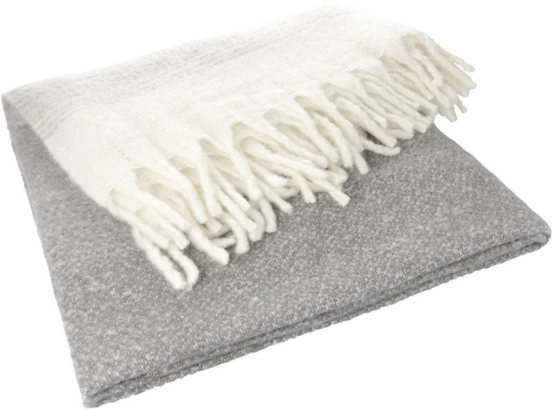 Kuscheldecke mit langen Fransen