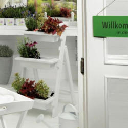 Trendline Blumenetagere weiß