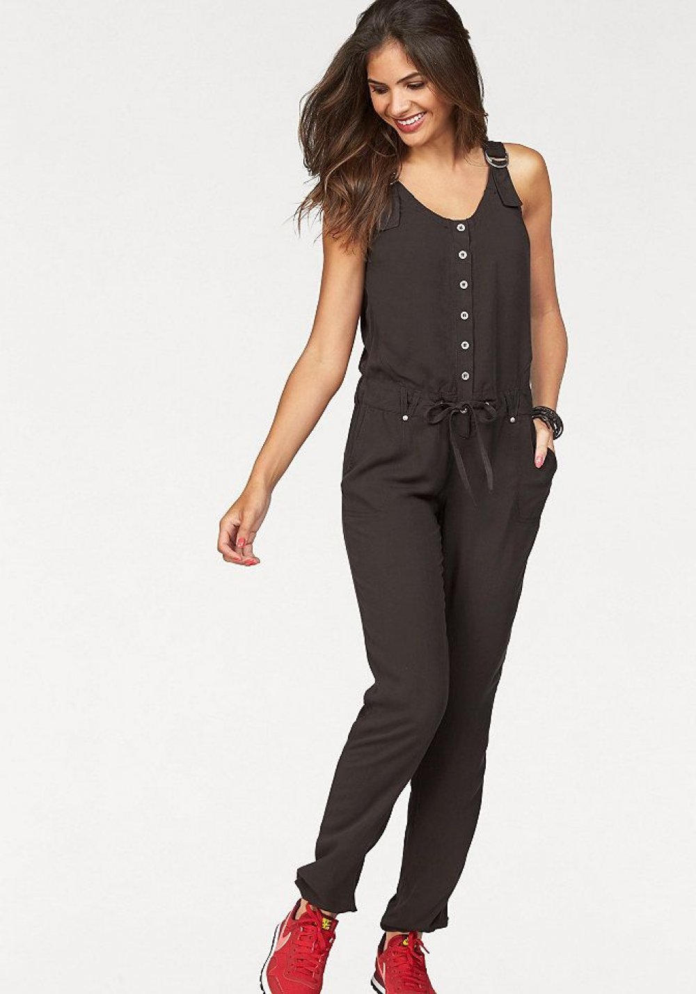 Комбинезон 4126 fox. Инсити комбинезон женский черный. Атласный комбинезон с одним рукавом. Летние комбинезоны для девушек. Девушка в комбинезоне.