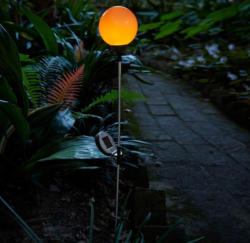 Solarstecker-Feuerkugel mit täuschend echter Flamme, ca. 10x67cm