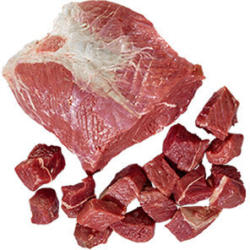 Frischer Rinderbraten oder Gulasch aus dem Nacken, ohne Knochen, je 1 kg