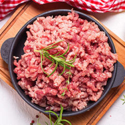 Hackfleisch gemischt aus Schweine- und Rindfleisch, je 1 kg