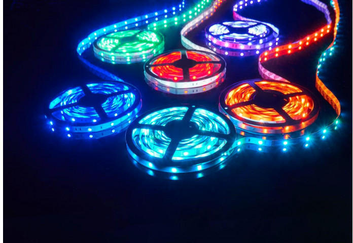LED-Lichtband mit Farbwechsel Länge 5m