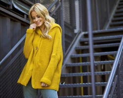 MAKADAMIA Strickjacke mit XL-Kapuze