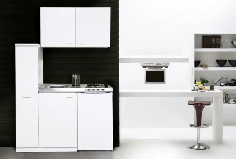 Miniküche in Weiss mit E-Geräten 'Respekta'
