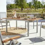 mömax Gartentisch aus Eukalyptusholz massiv